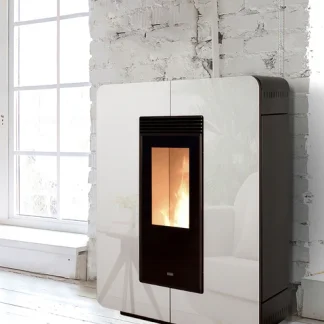 Klover Astra Glass 90s – Stufa a Pellet ad Alta Efficienza e Stile Elegante