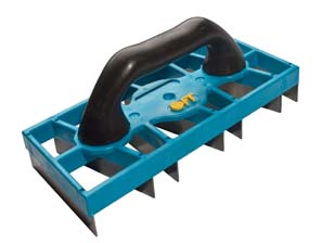 PIALLA “RASCHIATAVOLE” CON LAME LISCIE IN ACCIAIO E SUPPORTO PVC INDEFORMABILE